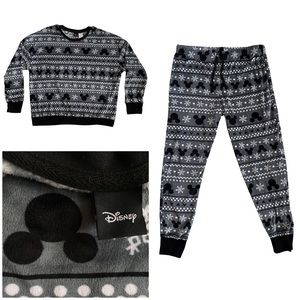 Disney gray fleece pajama set size XL